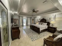 Serenity Villa - 5Br/5BA Luxury Retreat, Private Pool, 3-Minute Walk to Beach - Villas