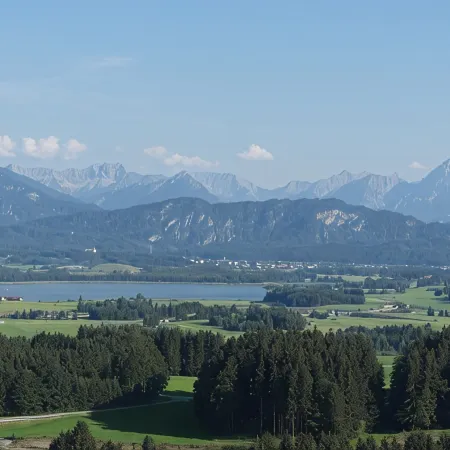 Apartment with mountain-view balcony, lake, garage, sauna, Wi-Fi, ...