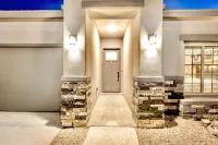 Modern Accessorized 3-Bedroom - 4-Star
