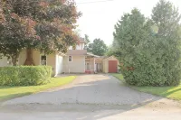 Niagara Falls cottage, close to all amenities.