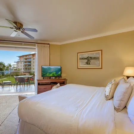 Ocean Front Studio ,  Winter Special .... Plus Free Parking !