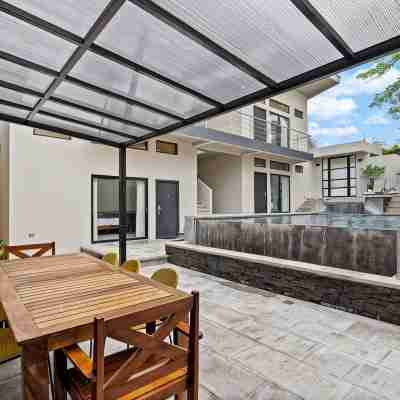 Charming 4-bedroom house with Private pool, Walking distance to the beach. Others