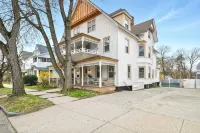 Saint James Manor - Sleeps 24 in Style & Comfort with Parking - 4-Star