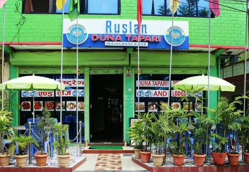 Duna Tapari Restaurant & Guest House - parking