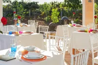 Es Revellar Art Resort - Adults Only - breakfast