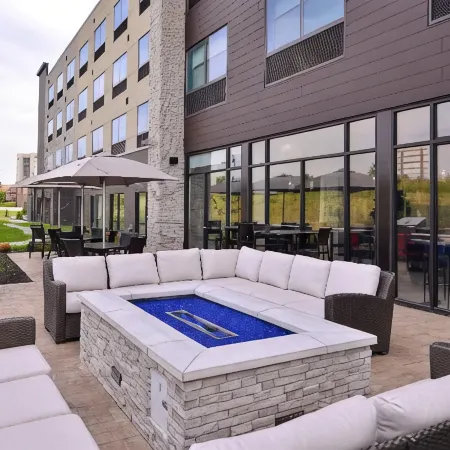 Holiday Inn Express & Suites OLATHE WEST by IHG
