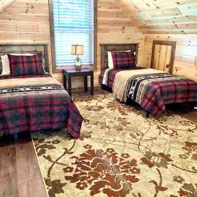 Black Bear Retreat • 2Bed 2Bath Cabin • Peaceful Retreat Rooms