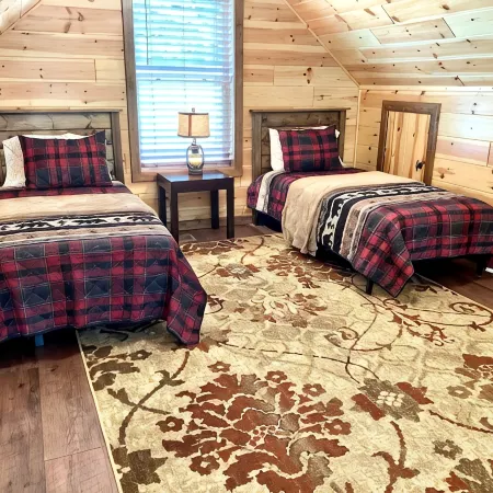 Black Bear Retreat • 2Bed 2Bath Cabin • Peaceful Retreat Hotels in Townsend