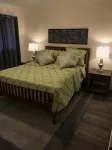 Spacious remodeled House off Main Street - พร้อมWifi
