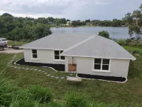 4 bedroom 2 bathroom Lake house - WiFi