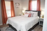 Beautifully Remodeled 3-Bedroom Cozy Home!!