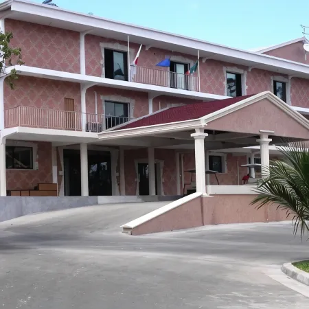 Sunny Golf Hotel