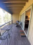 Cozy retreat near downtown, amphitheater, short walk to Deschutes river, has AC! - Homestays