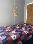 Cozy Cub Cabin 2 Sleeps 10 Full Linens Provided - 2-Star