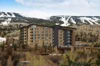 Electric Pass Lodge-Snowmass Village! Lux Ski in Out! Pool, Slide, Hot Tub - 4성급