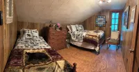 Quiet Cabin on Top of Mountain! Off the Grid Between Newland & Spruce Pine-Hwy19 - 샬레 호텔