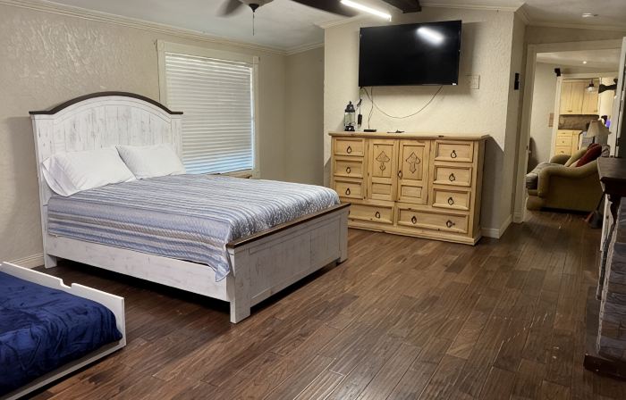 Waterfront 2 Bedroom Home- South Toledo Bend