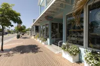 Newly renovated beachside condo - direct beach access - Boutique