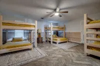 Lake Front | 2 Boat Slips | Hot Tub | Game room - Homestays