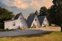 Chic A-frame, Walk to Marina,  Family Friendly - Chalets