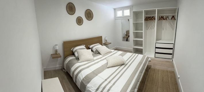 Joli Appartement Rénové de 55m2. Parking Gratuit Hotels in Cassis