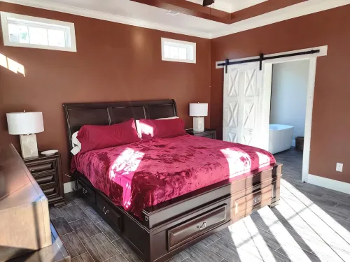 Country acre of quiet, calm, safe retreat. Near Devils Den Prehistoric Spring - 3-Star