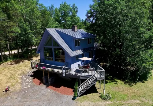 Warren VT Chalet for Ski, Summer + Fall Fun, WIFI - 4-Star
