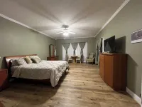 Wonderful House on Weiss Lake! Two piers and nearby boat launch. Sleeps 16 - 3-Star