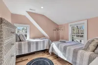Beach Bungalow: Steps to Beach, Luxury Family Fun - 4-Star