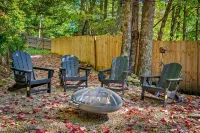 Stunning Views • Hot Tub • Sauna • Theater • Game Rooms • Sleep/Dine 23 •Firepit - Wifi