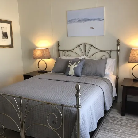 3BR/2BTH on the bank of Yellowstone River
