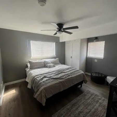 Quiet and Cozy 1br upstairs Guest House
