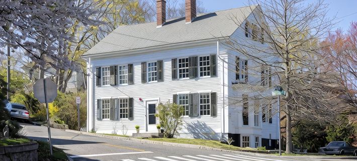 Delightful Downtown Mystic Studio! Hotels in Mystic