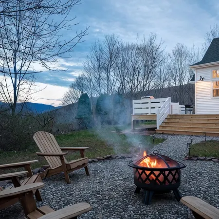 Roxbury Private 3Br w/ Fire-Pit, Sweeping Mt Views- 5 Wooded Acres. Near Skiing!