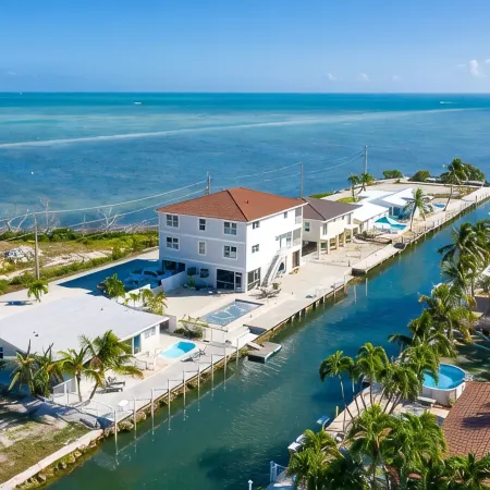 Waterfront, oceanview renovated pvt. 3 bedroom, 3.5 bath with pool and dockage.