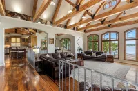 Waterfront Home with Million Dollar Views on Duck Creek - con encanto