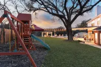 D’Ultimate Getaway Luxury Retreat Heated Pool Hot Tub Sleeps 17 on 5 Acres. - مسبح خاص