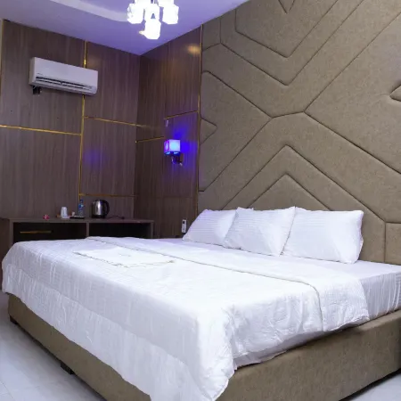Laycon Hotel and Suites