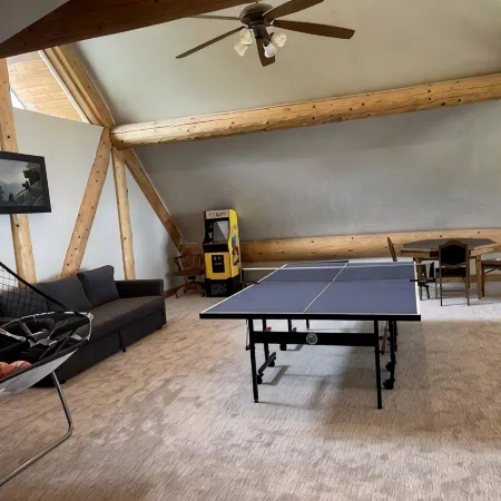 Lake Vista Lodge hot tub, 6,500+ sq ft, sleeps 30+!!