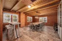 Luxury,Log Cabin 65AC. of Private Forest, Trails,Sauna,Hot-Tub. Baughman Park. - Chalets
