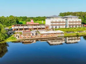 Riverside Hotel