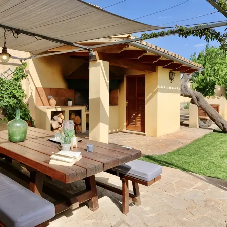 Finca Marti Ferrer: Private Swimming Pool, Garden, Barbecue, WiFi, Air Conditioning.