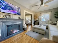Cozy Home with LOTS of space- Less than 1 mile to ISU & IWU, 5 miles to airport - 3-Star