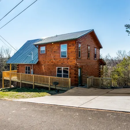 Accessible Cabin in Resort, Pool, Views, Theater and Game Loft!