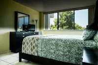 Steps to#1 Rated Beach in USA Fun-n-Sun Modern 2+2 Condo Pool Pickleball - 발코니