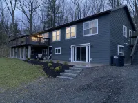 Beautiful Lake House in the middle of everything! - 4-Star