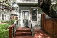 Downtown oasis, walking distance to Capitol, UT, Zilker Park, music venues - บังกะโล