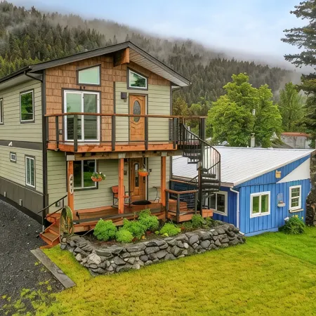 A-ViewCome stay with us in fall, winter and spring. Hotels in Seward