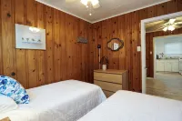 Updated & Charming w/ Private Porch -n- Parking [1215-1] - 3 stjerner