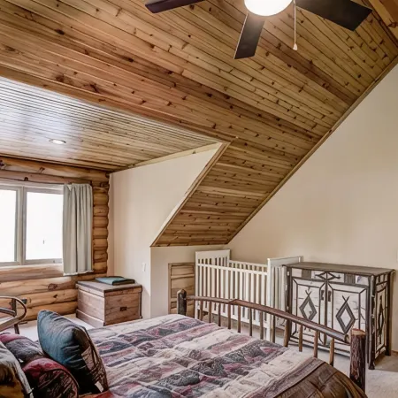 Luxury 7,500‑ Lakefront Lodge, Private Dock & Snowmobile Access